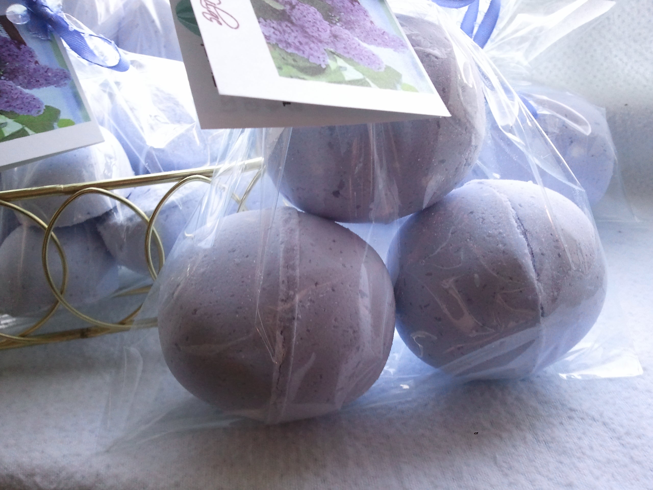 3 bath bombs 5 oz each (Lavender) individually wrapped, bath fizzies, great for dry skin by Spa Pure
