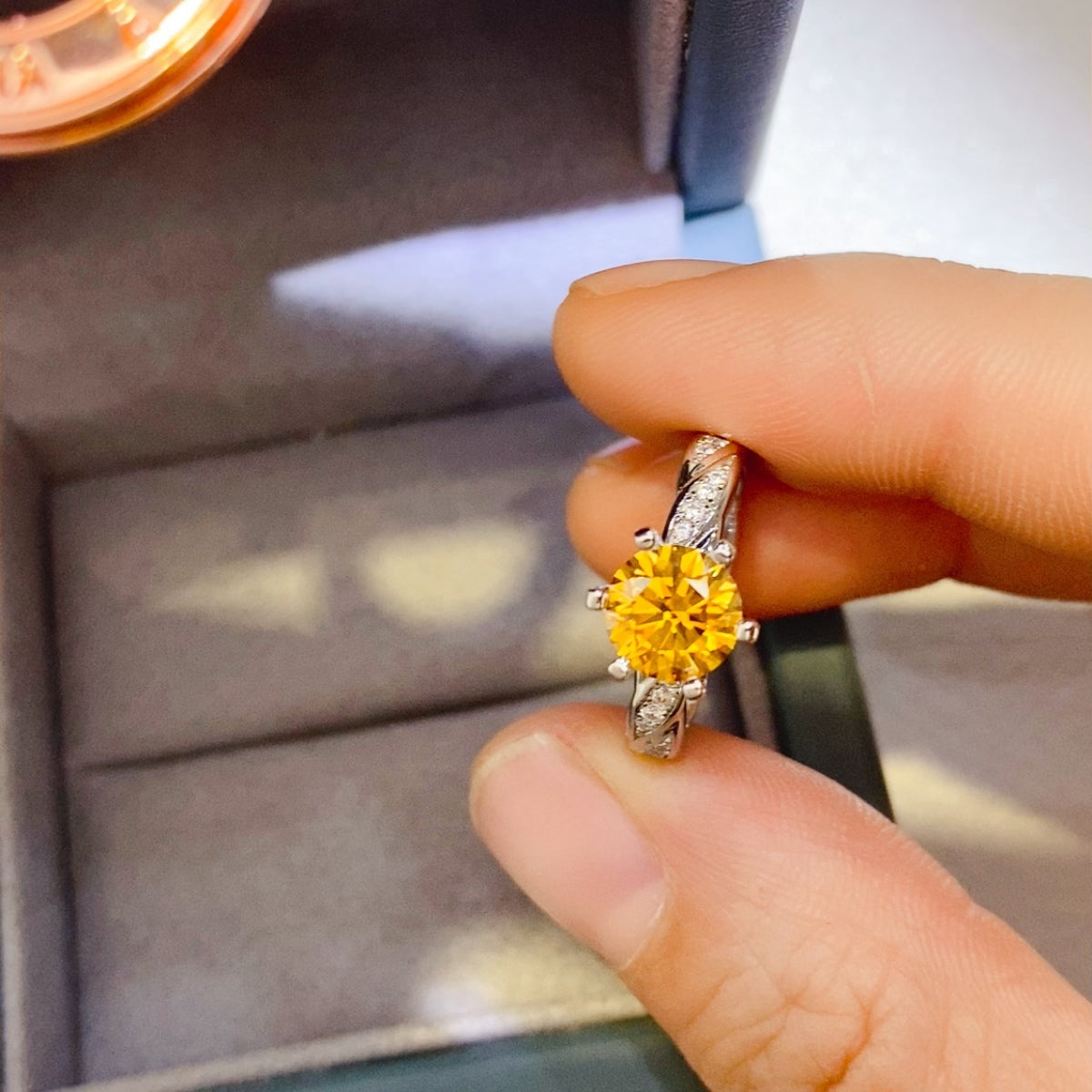 2 Carat Yellow Brilliant Round Cut Sparkala™ Pure Sterling Silver Ring - DestGlow