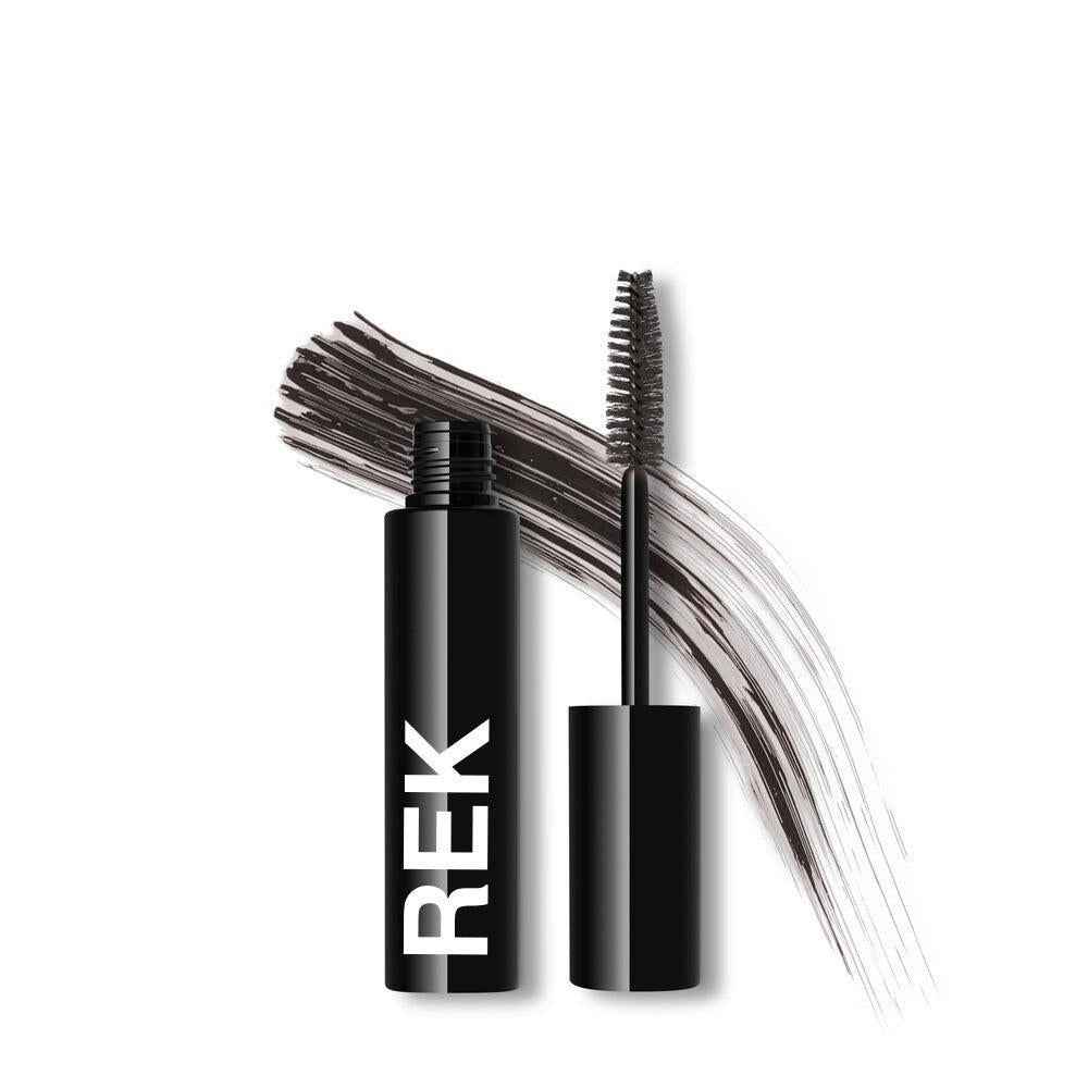 The viral Navy Sensitive Mascara that brightens your eyes without irritation