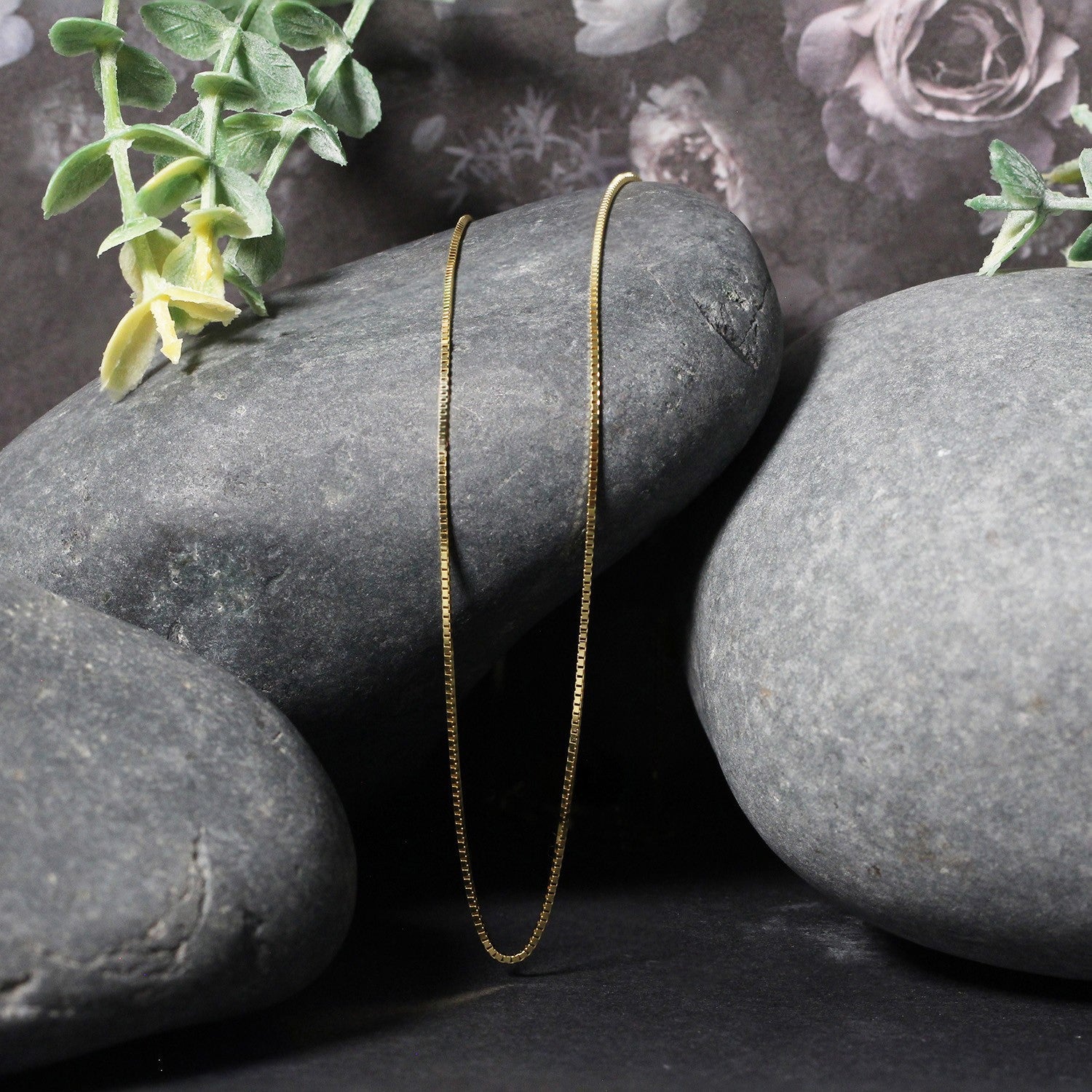 14k Yellow Gold Classic Box Chain 0.8mm by Bids.com