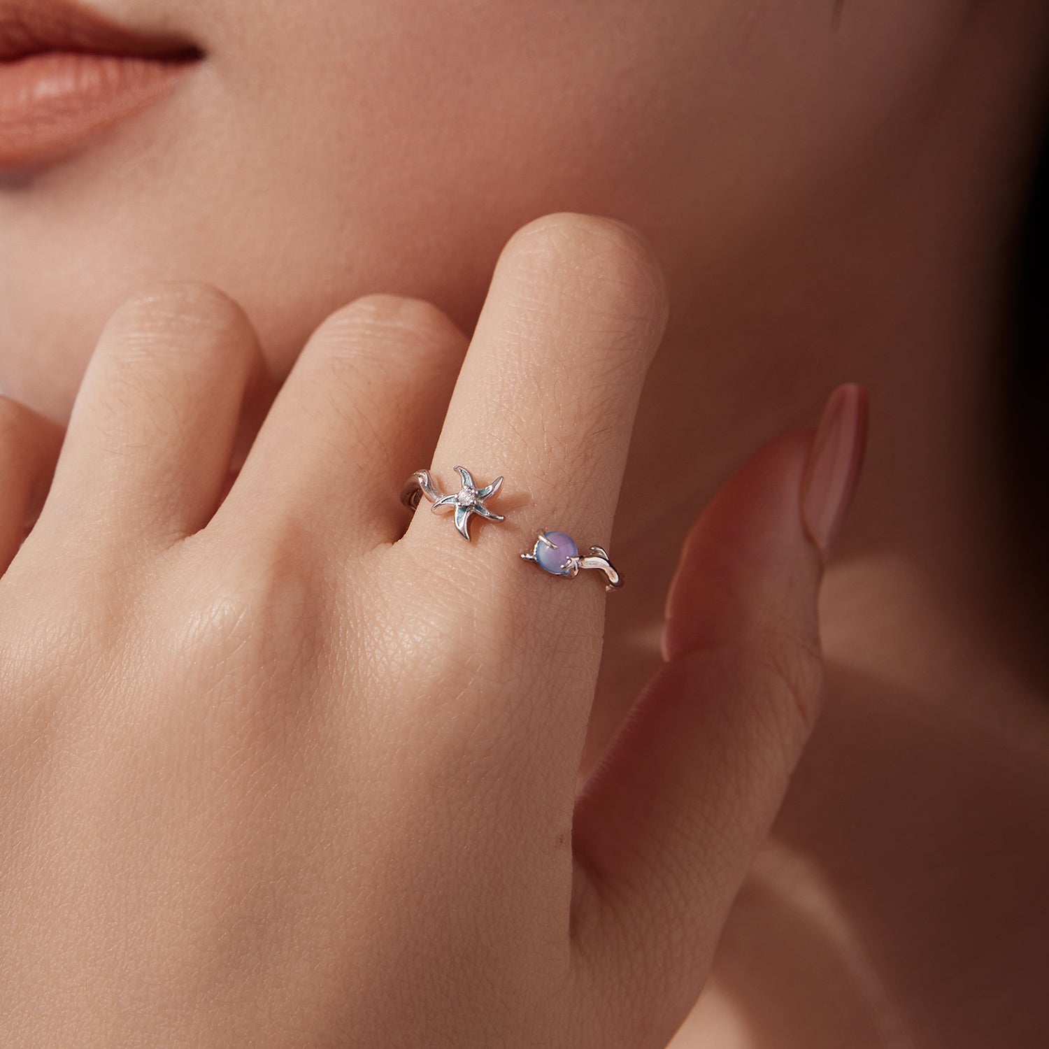 925 Sterling Silver Ring with White Gold Plating, 0.16cm Width for Women DestGlow