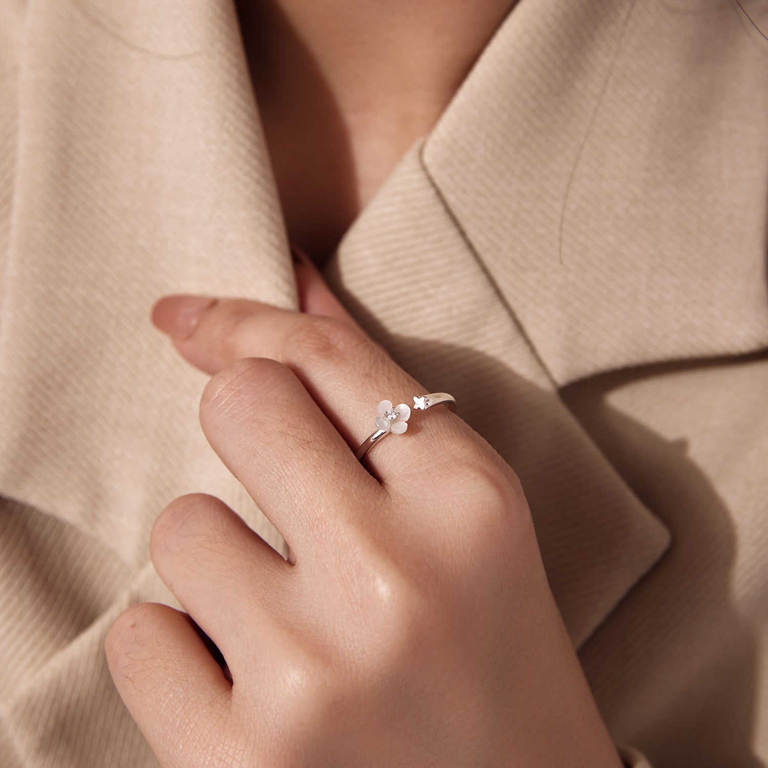 925 Sterling Silver White Gold Plated Ring with Nacre and CZ for Women DestGlow