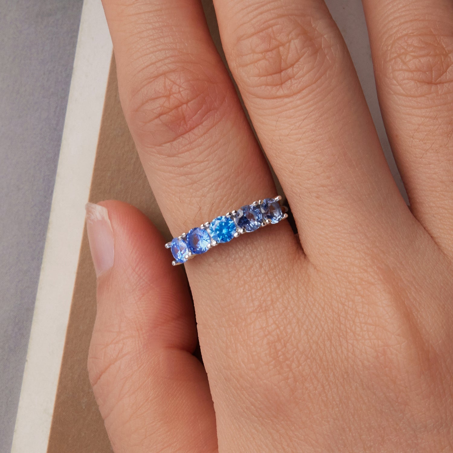 925 Sterling Silver Ring with White Gold Plating for Women, Size 6.0 by Bids.com
