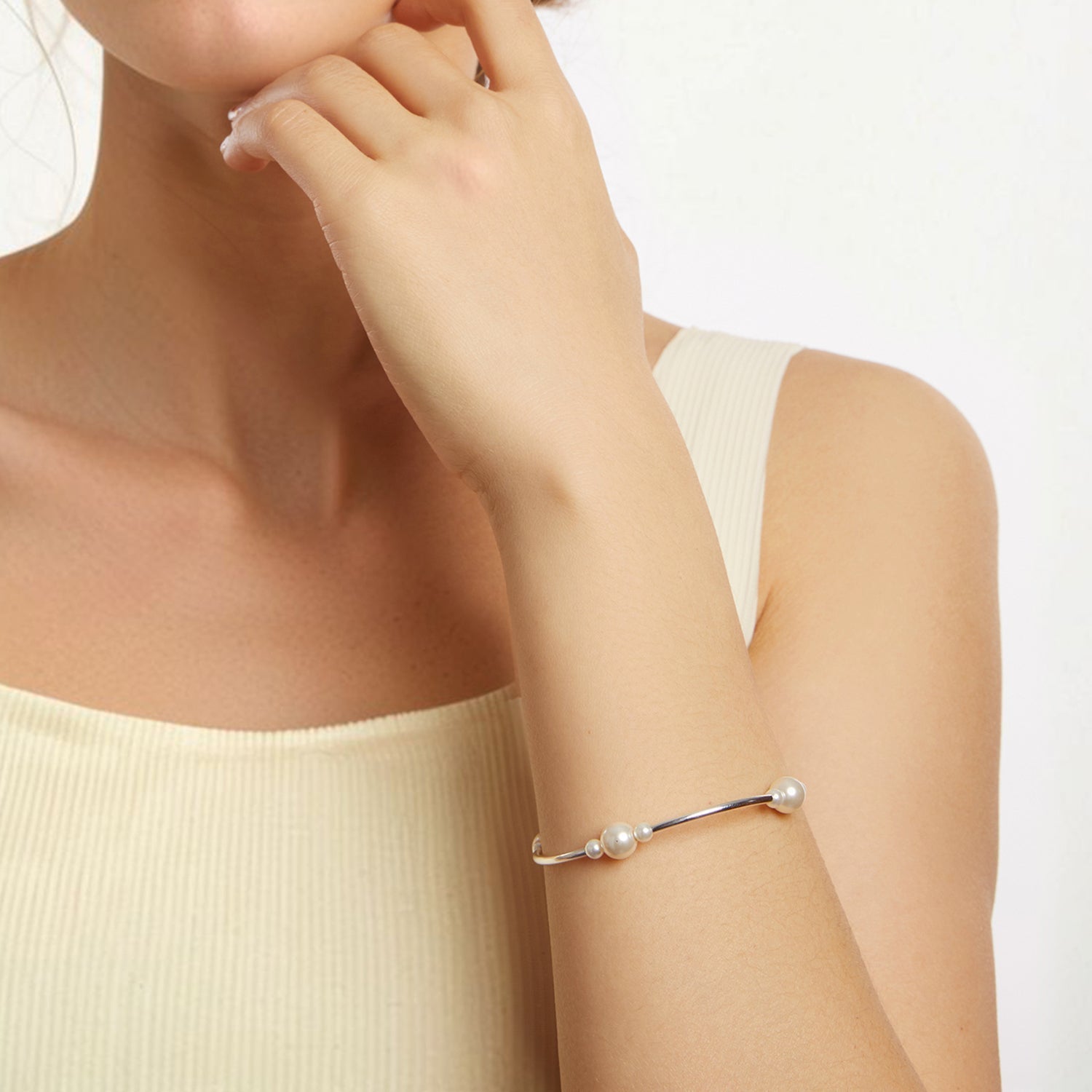925 Sterling Silver Shell Pearl Stretchable Bracelet for Women DestGlow