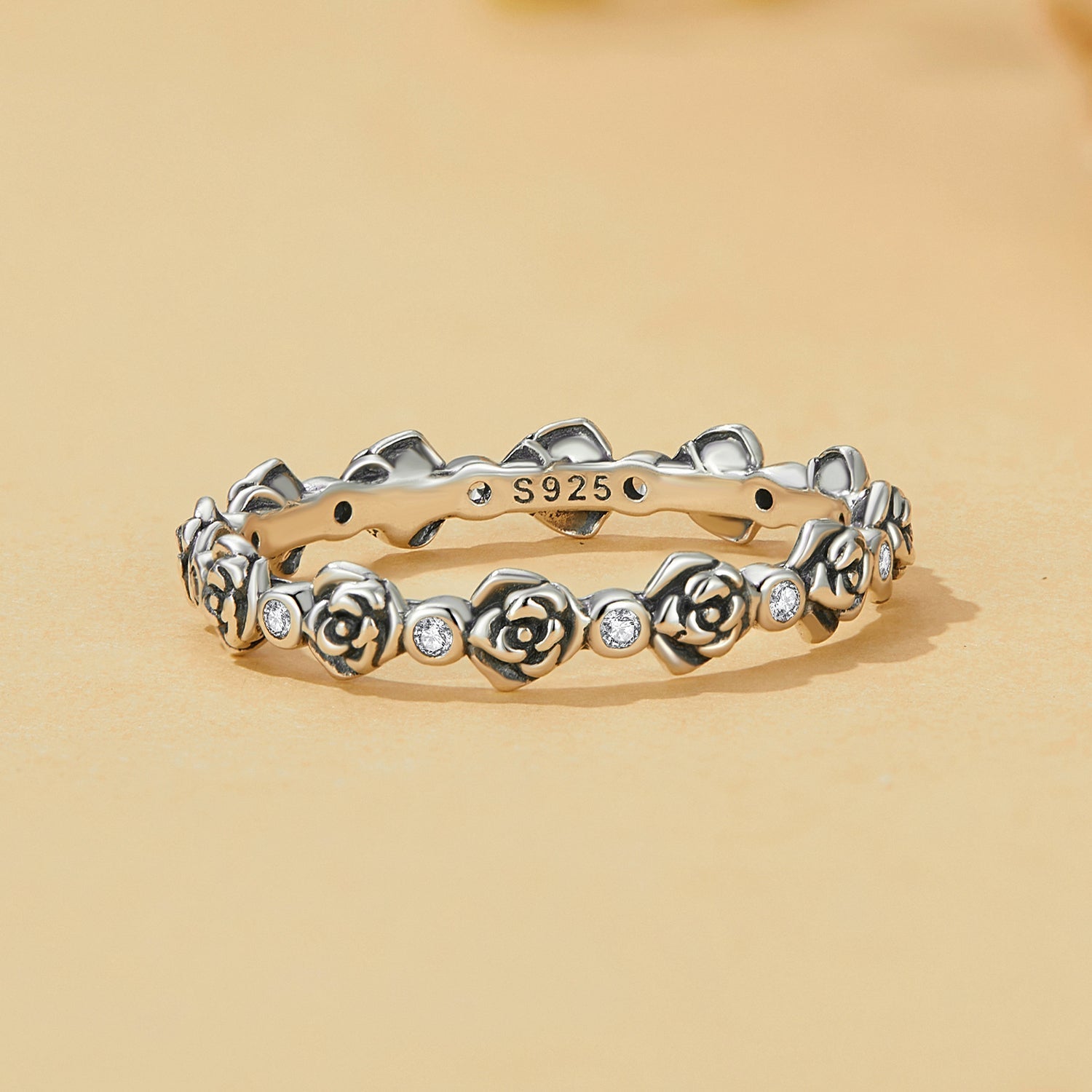 925 Sterling Silver Ring with Pavé Setting CZ - Size 6.0 - Oxidized Silver DestGlow