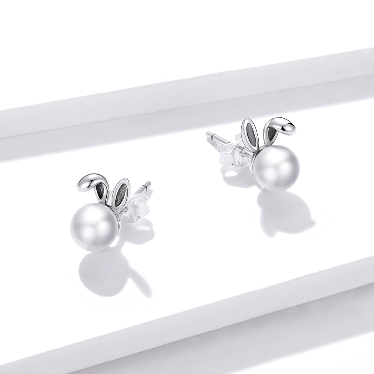 925 Sterling Silver Earrings with Quality Shell Pearl DestGlow
