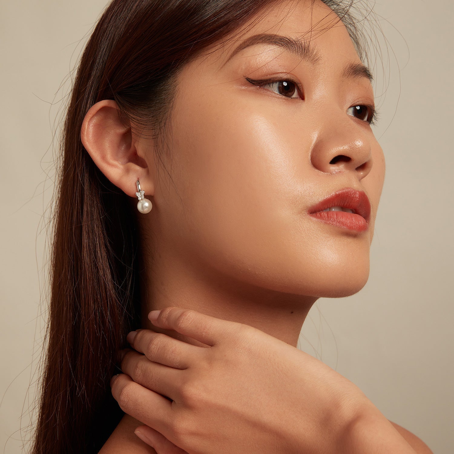 925 Sterling Silver Earrings with Plated Platinum and Shell Pearl for Women DestGlow