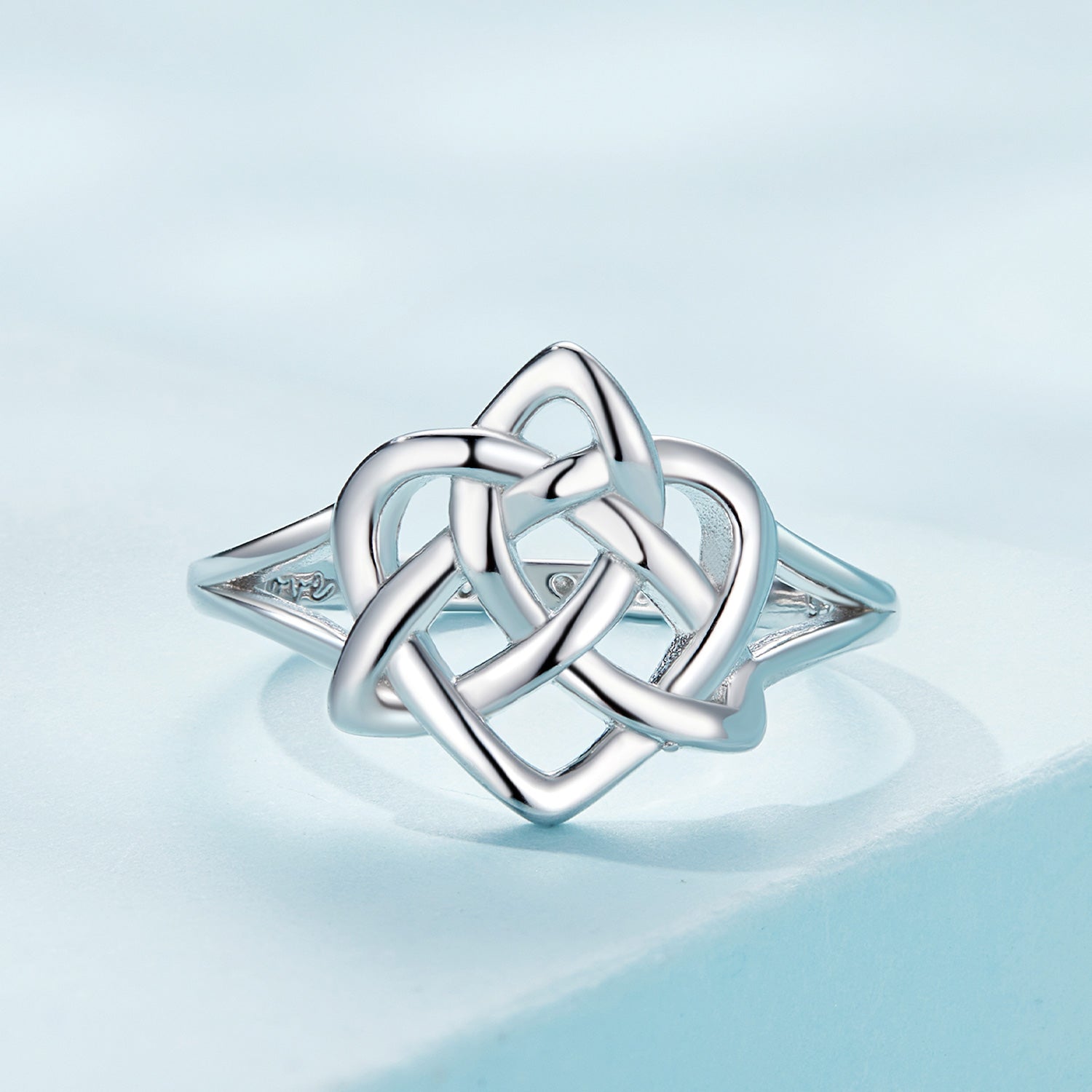 925 Sterling Silver Ring Size 6.0 with Platinum Plating by Bids.com