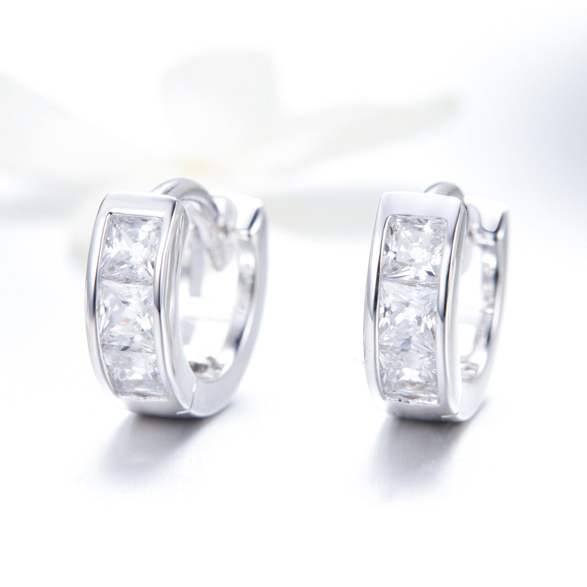 925 Sterling Silver Plated Platinum Pavé Setting CZ Earrings DestGlow