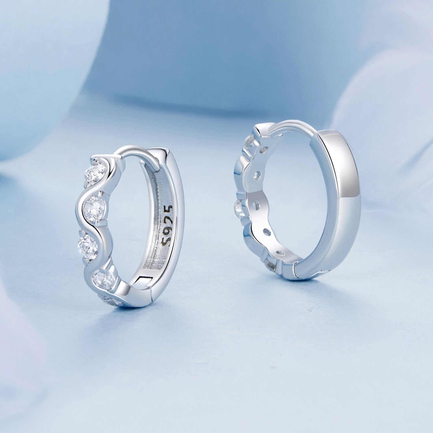 925 Sterling Silver Earrings with Platinum Plating and CZ - Stylish and Elegant Design for Women DestGlow