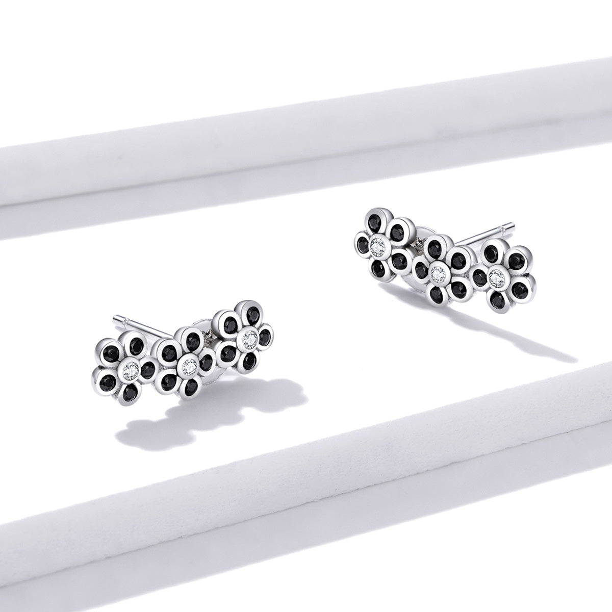 925 Sterling Silver Earrings with Pavé Setting CZ DestGlow