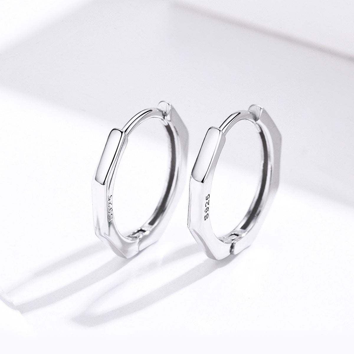 925 Sterling Silver Earrings 1.6*1.5 Size for Unisex DestGlow