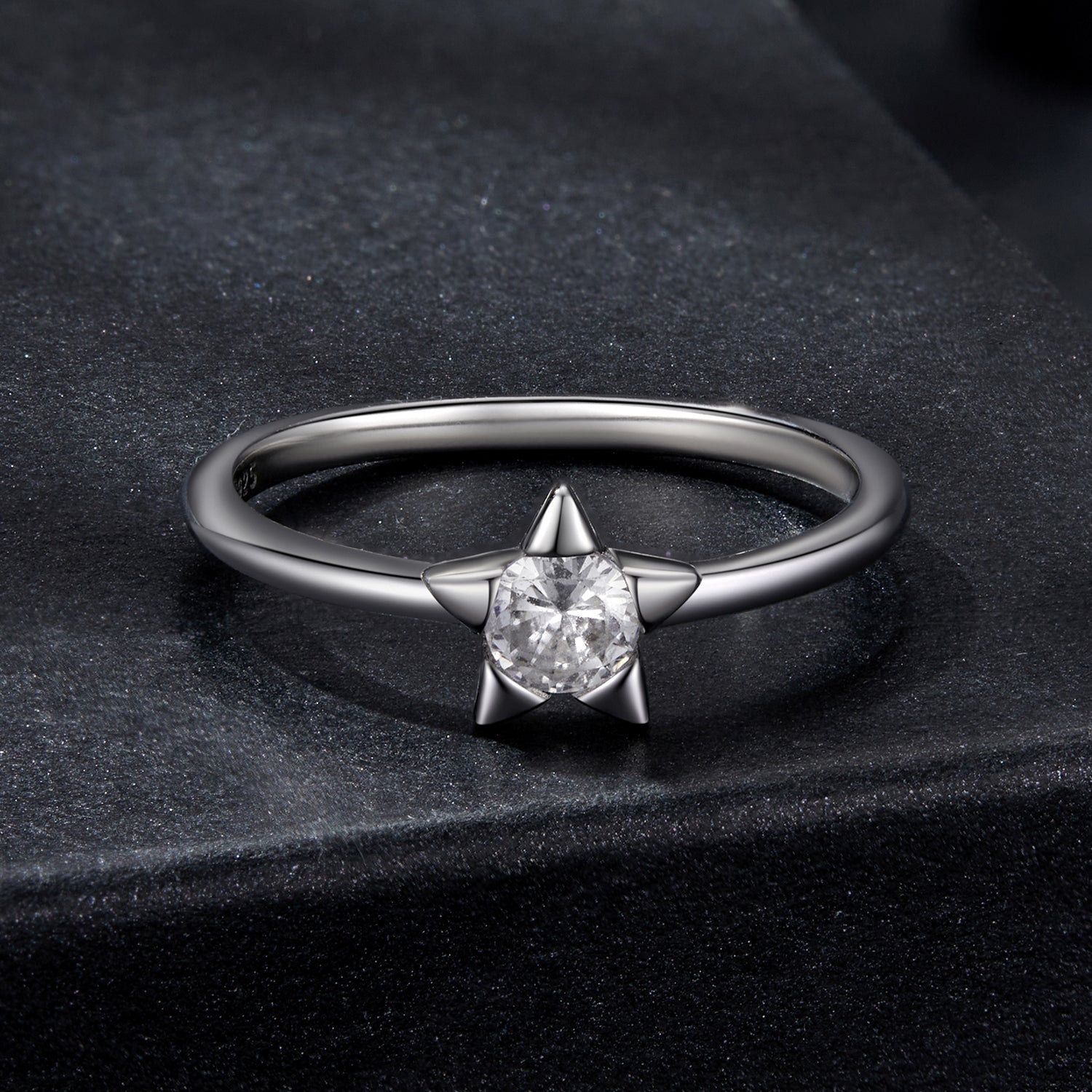 925 Sterling Silver 0.30 Carat Moissanite Ring Size 8 DestGlow