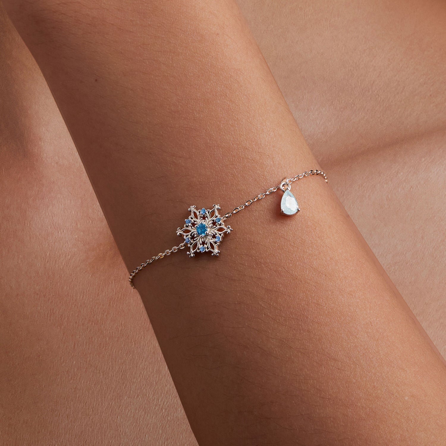 925 Sterling Silver Plated Platinum Bracelets with Ice Flower Zirconia for Women DestGlow