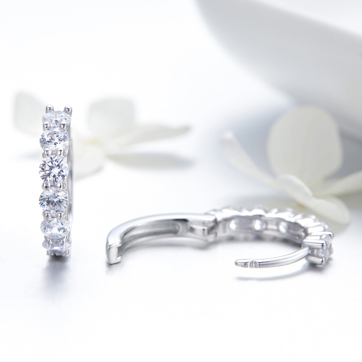 925 Sterling Silver Earrings with Pavé CZ in Platinum Plating, 1.6 x 0.3 cm for Women DestGlow