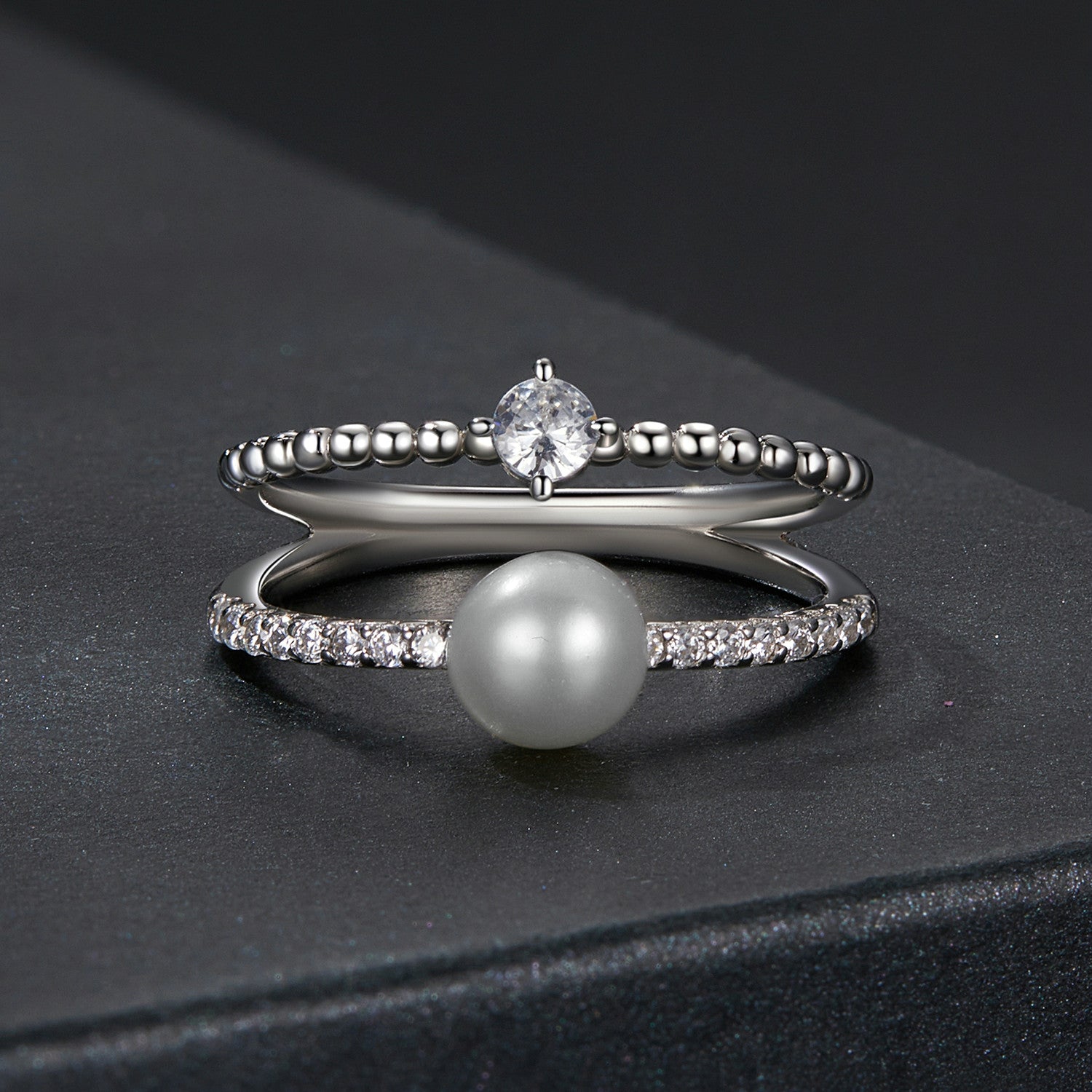 925 Sterling Silver & Moissanite Ring with Freshwater Pearl - Size 6 - Women&