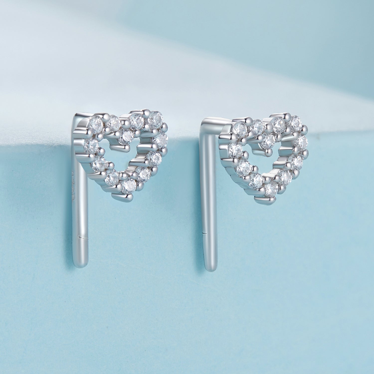 925 Sterling Silver Earrings with Pavé Setting and CZ - Size 10mm x 6mm DestGlow