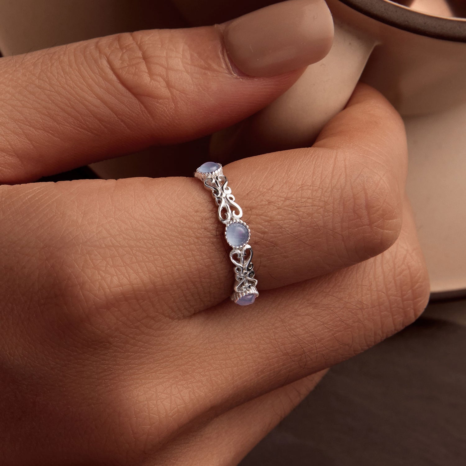 S925 Sterling Silver 4mm Plated Platinum Ring for Women Size 6.0 by Bids.com