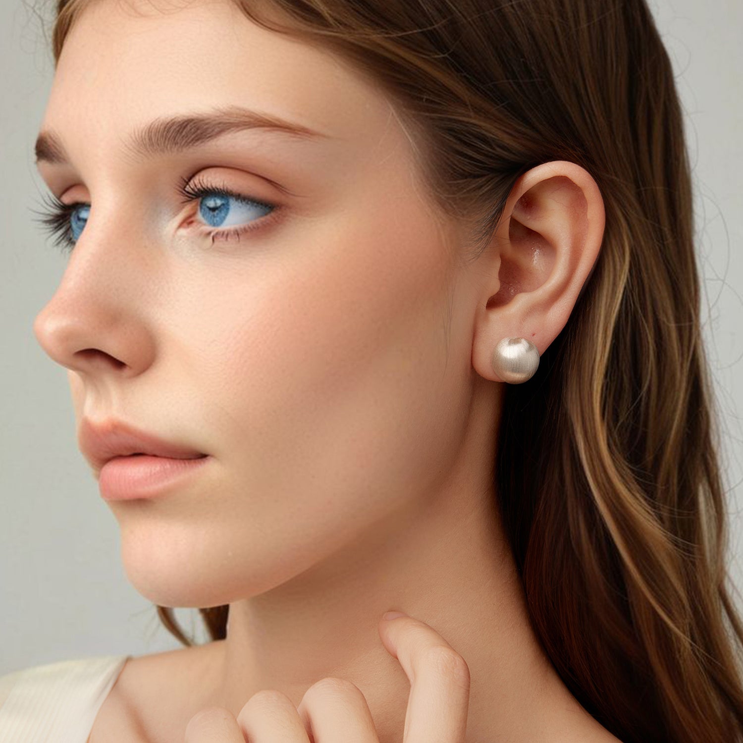 925 Sterling Silver 1.4cm White Gold Plated Earrings DestGlow