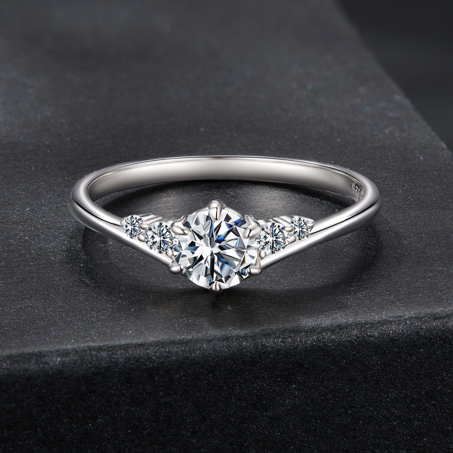 925 Sterling Silver Moissanite 0.15ct Ring Size 7 for Women DestGlow
