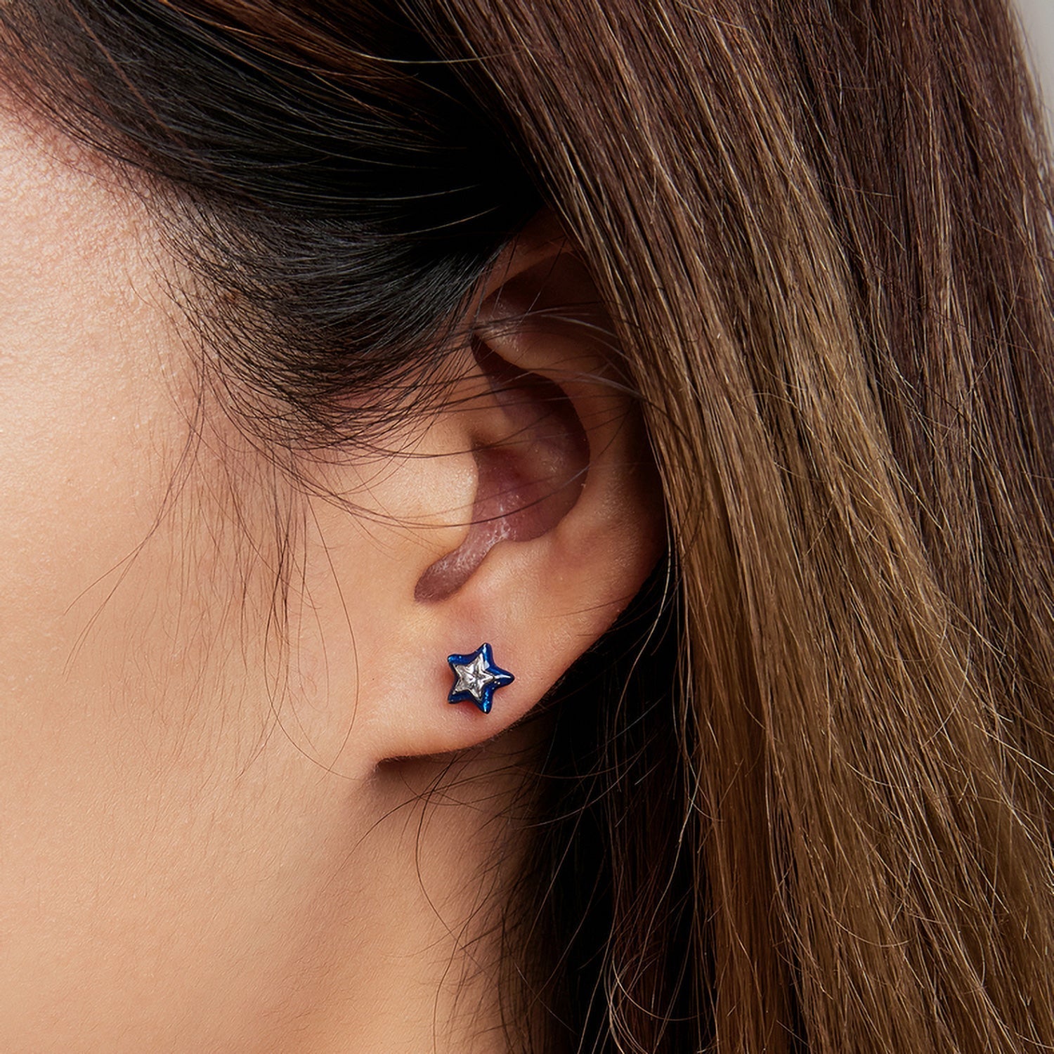925 Sterling Silver Enamel CZ Stud Earrings in Platinum Plating DestGlow