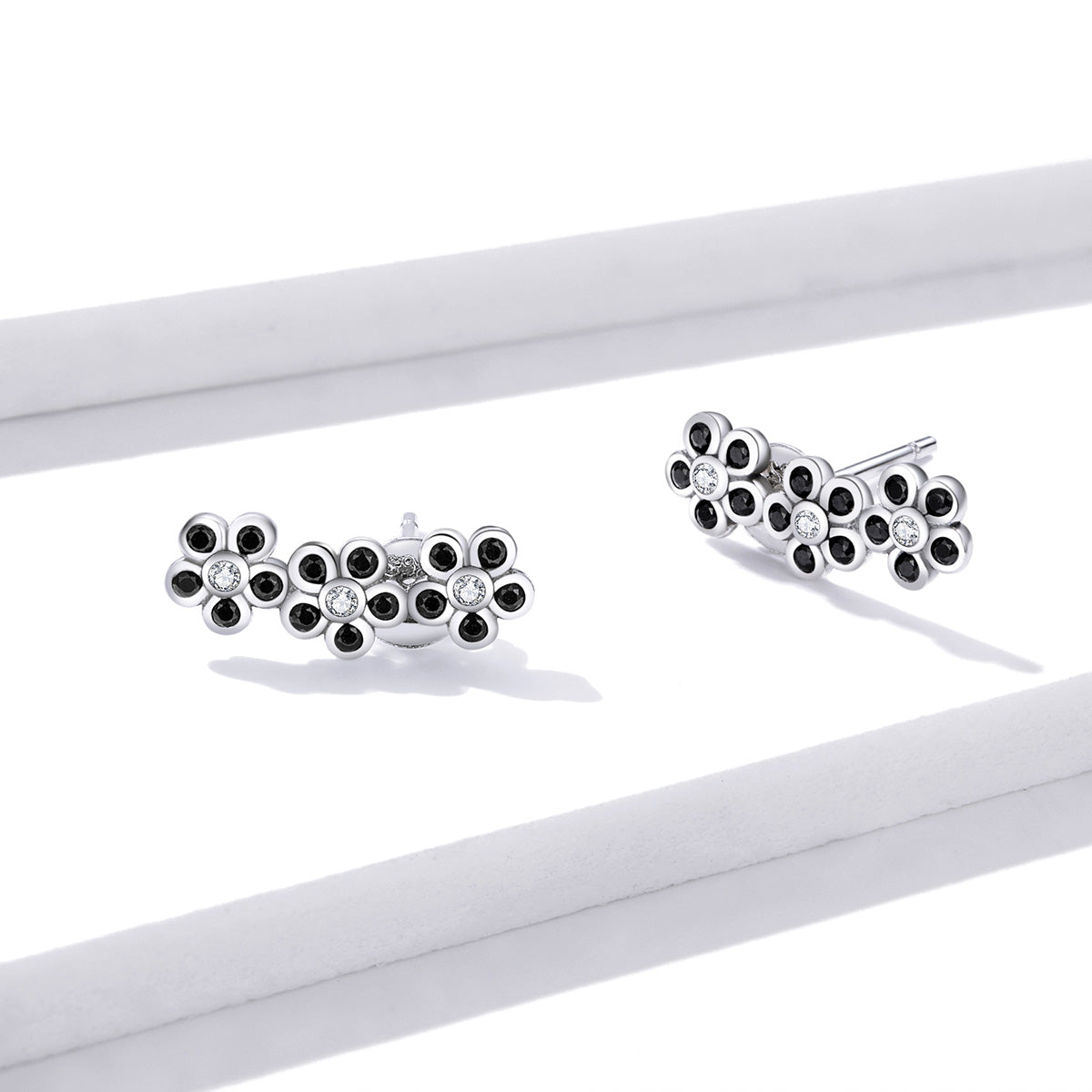 925 Sterling Silver Earrings with Pavé Setting CZ DestGlow