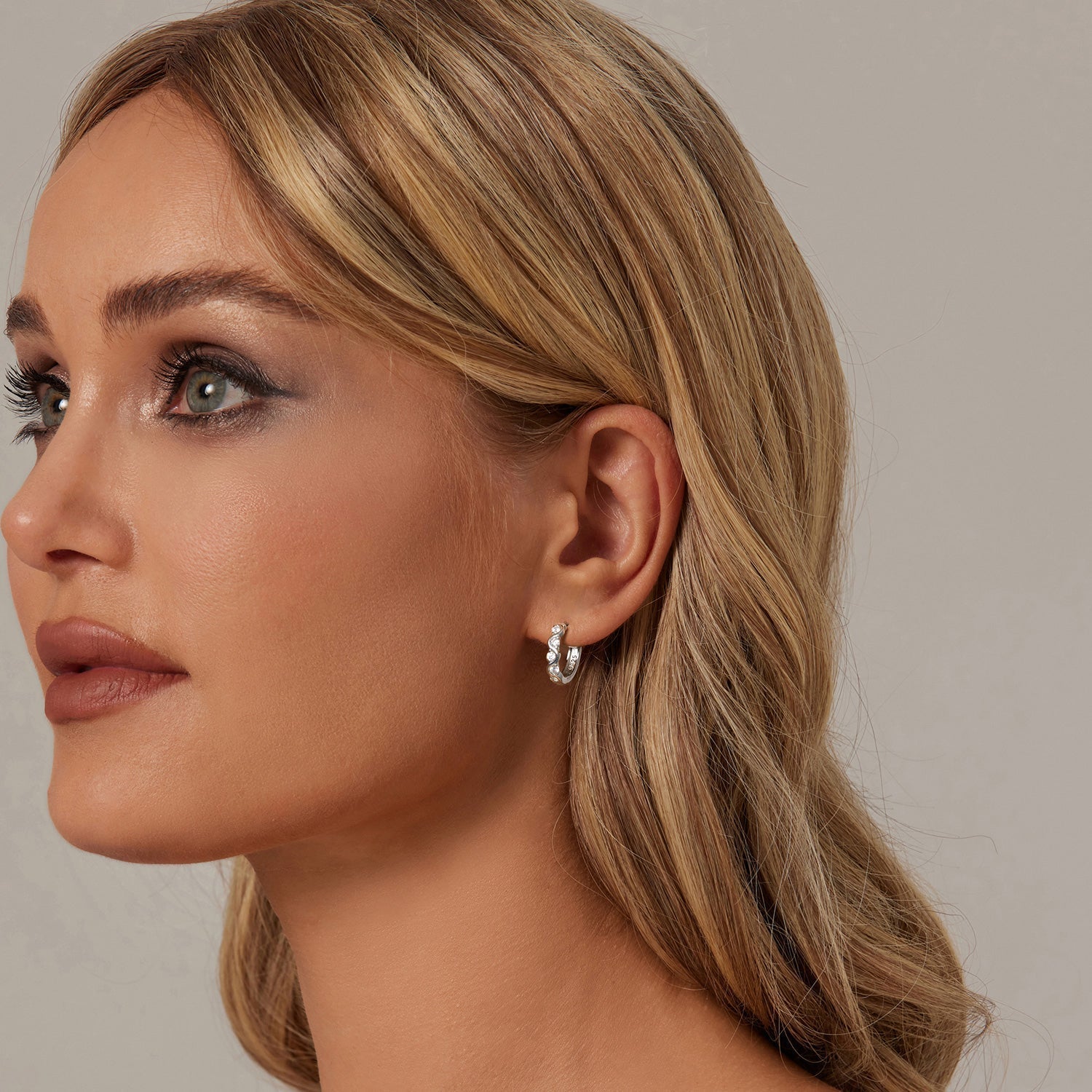 925 Sterling Silver Earrings with Platinum Plating and CZ - Stylish and Elegant Design for Women DestGlow