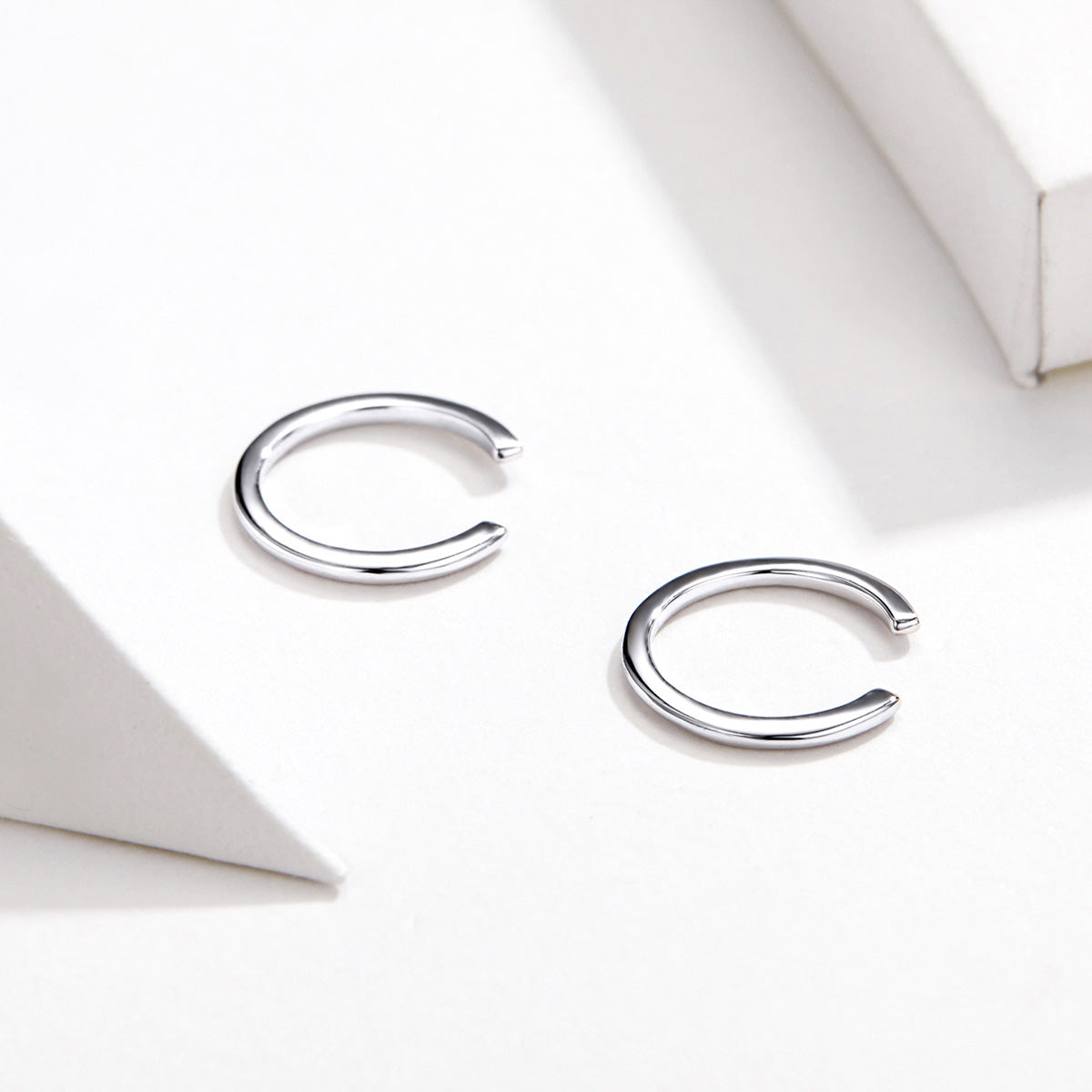 925 Sterling Silver Earrings with Platinum Plating, 1.3cm for Women DestGlow