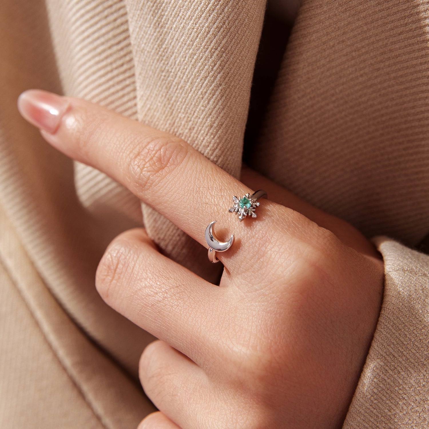 925 Sterling Silver Ring with Glass Snowflakes and Moon for Women DestGlow
