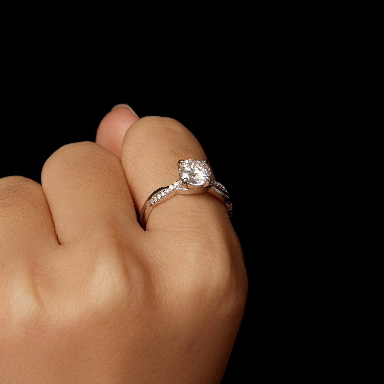 925 Sterling Silver Moissanite 0.65 Carat Ring Size 6 for Women DestGlow