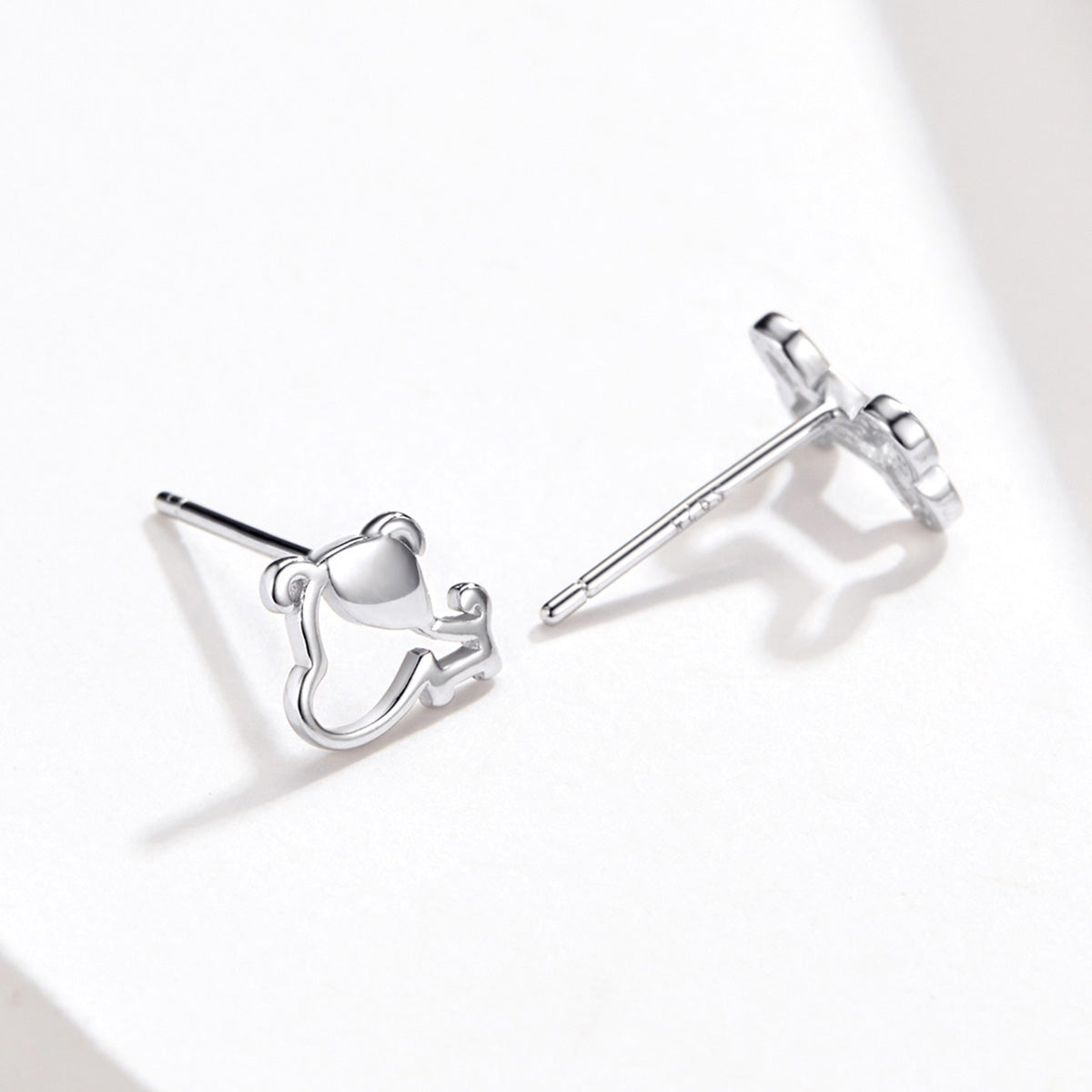 925 Sterling Silver Earrings for Women, 0.5-0.6cm, Bone and Dog Design, Platinum Plated DestGlow