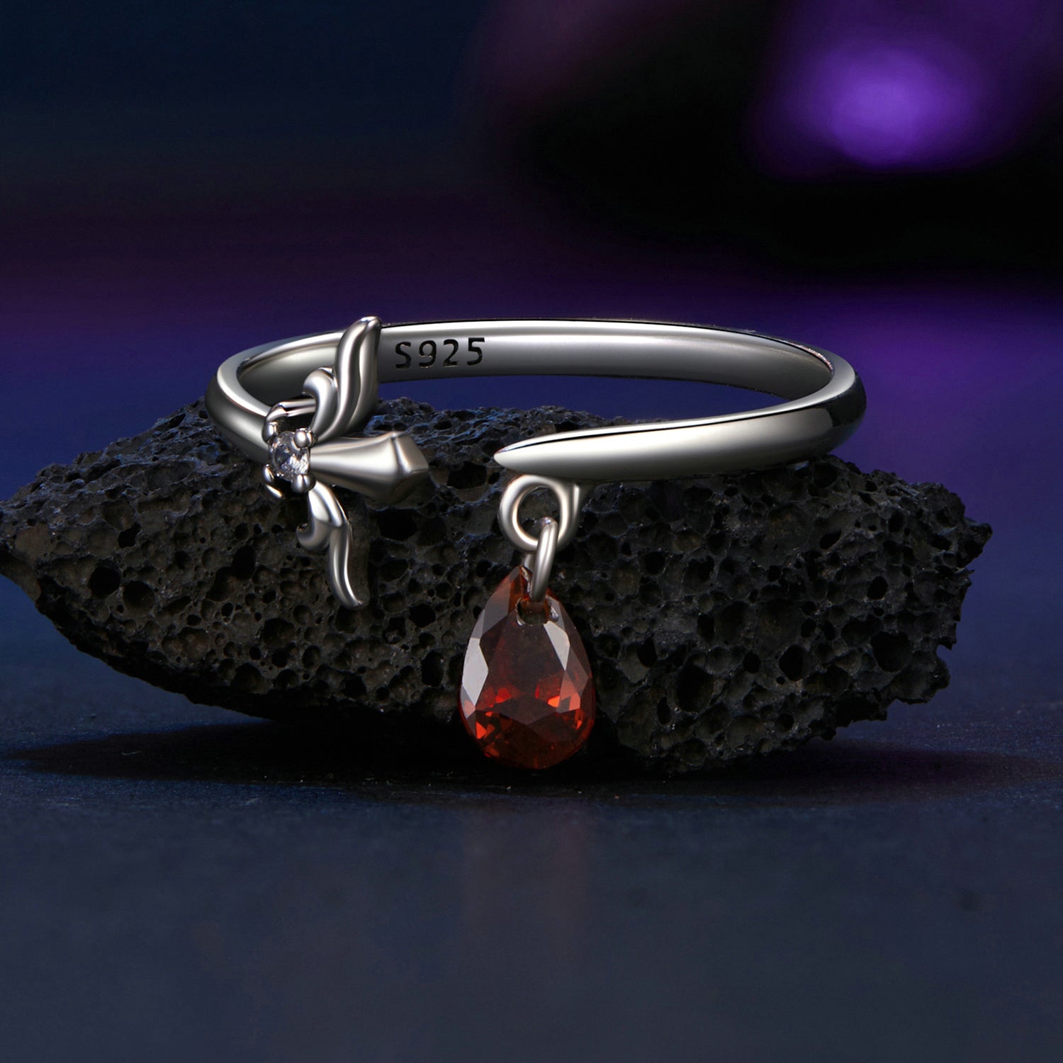 925 Sterling Silver Ring with 0.6 Carat CZ for Women DestGlow
