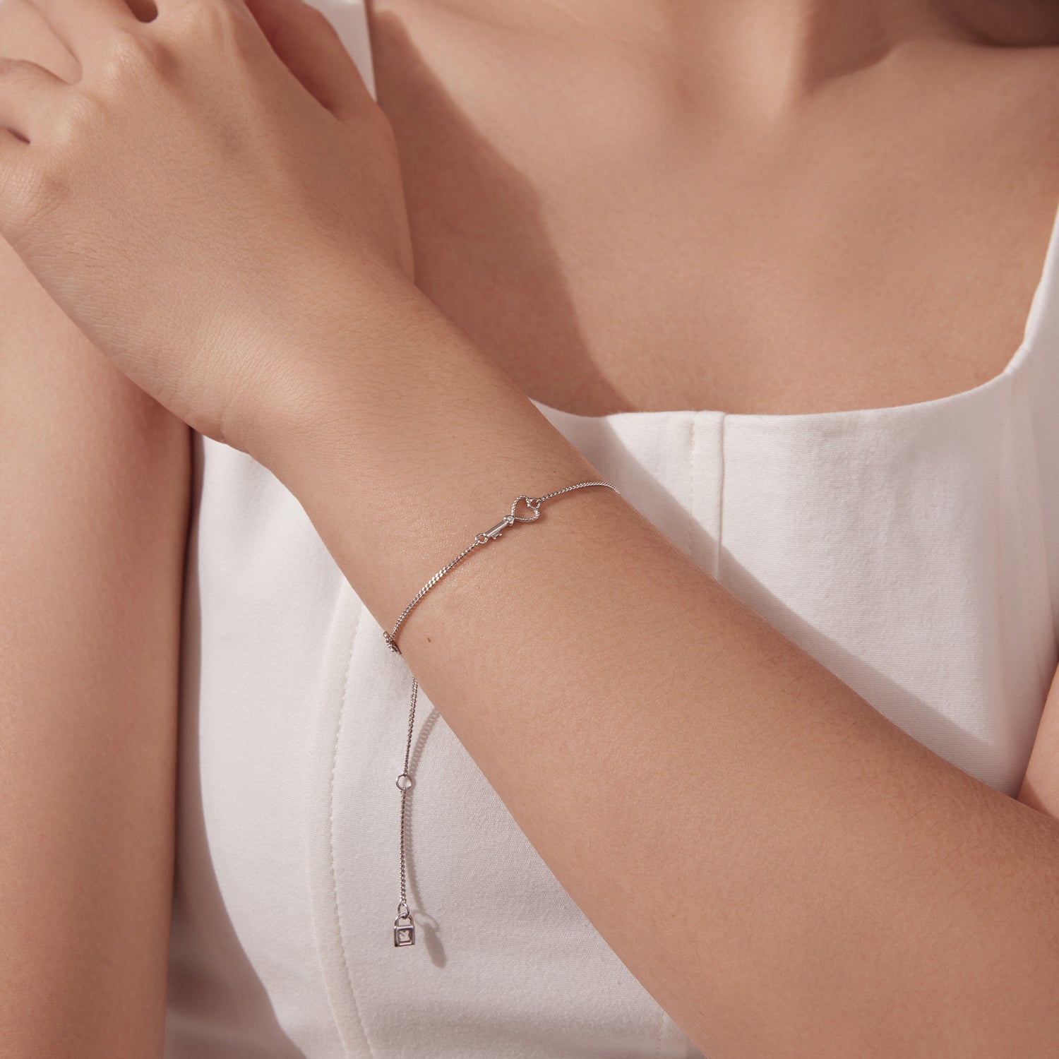 925 Sterling Silver White Gold Plated 21cm Pavé CZ Bracelet for Women DestGlow