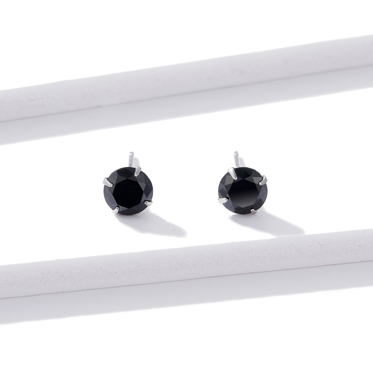 925 Sterling Silver Earrings with Pavé Setting CZ DestGlow