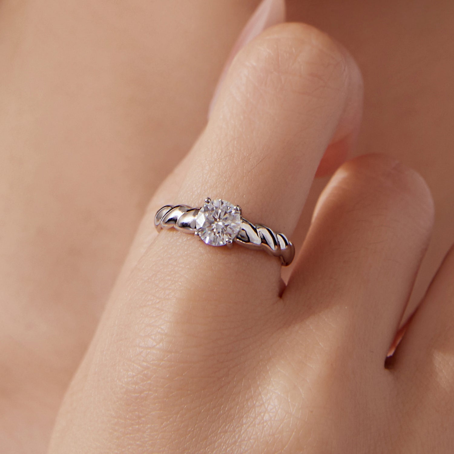 925 Sterling Silver Moissanite 0.65 Carat Ring for Women Size E DestGlow