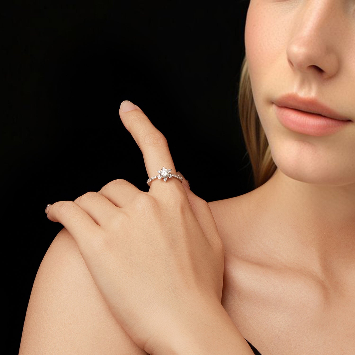 925 Sterling Silver Pavé Moissanite Ring with CZ - Size 6 DestGlow