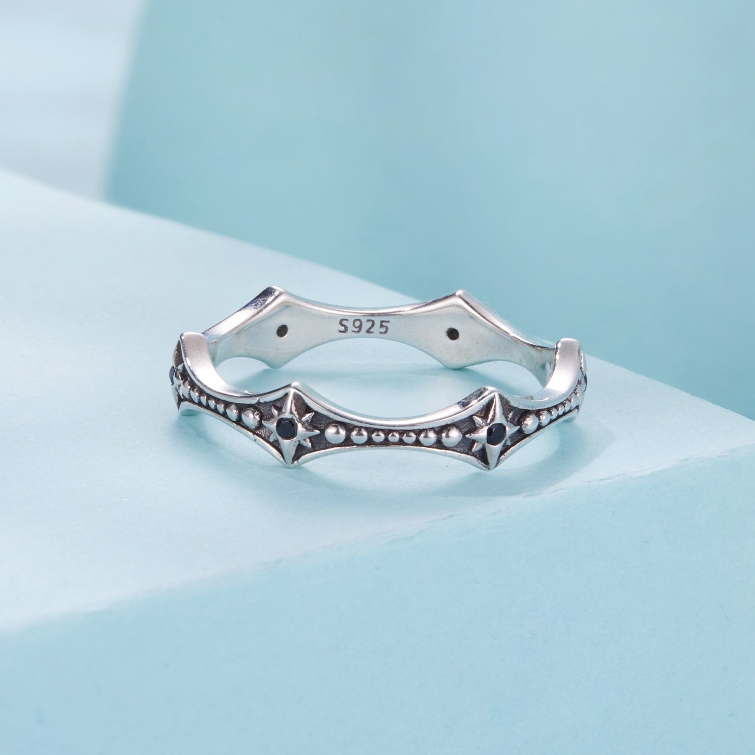 925 Sterling Silver Ring with Pavé Setting CZ, Size 6.0 DestGlow