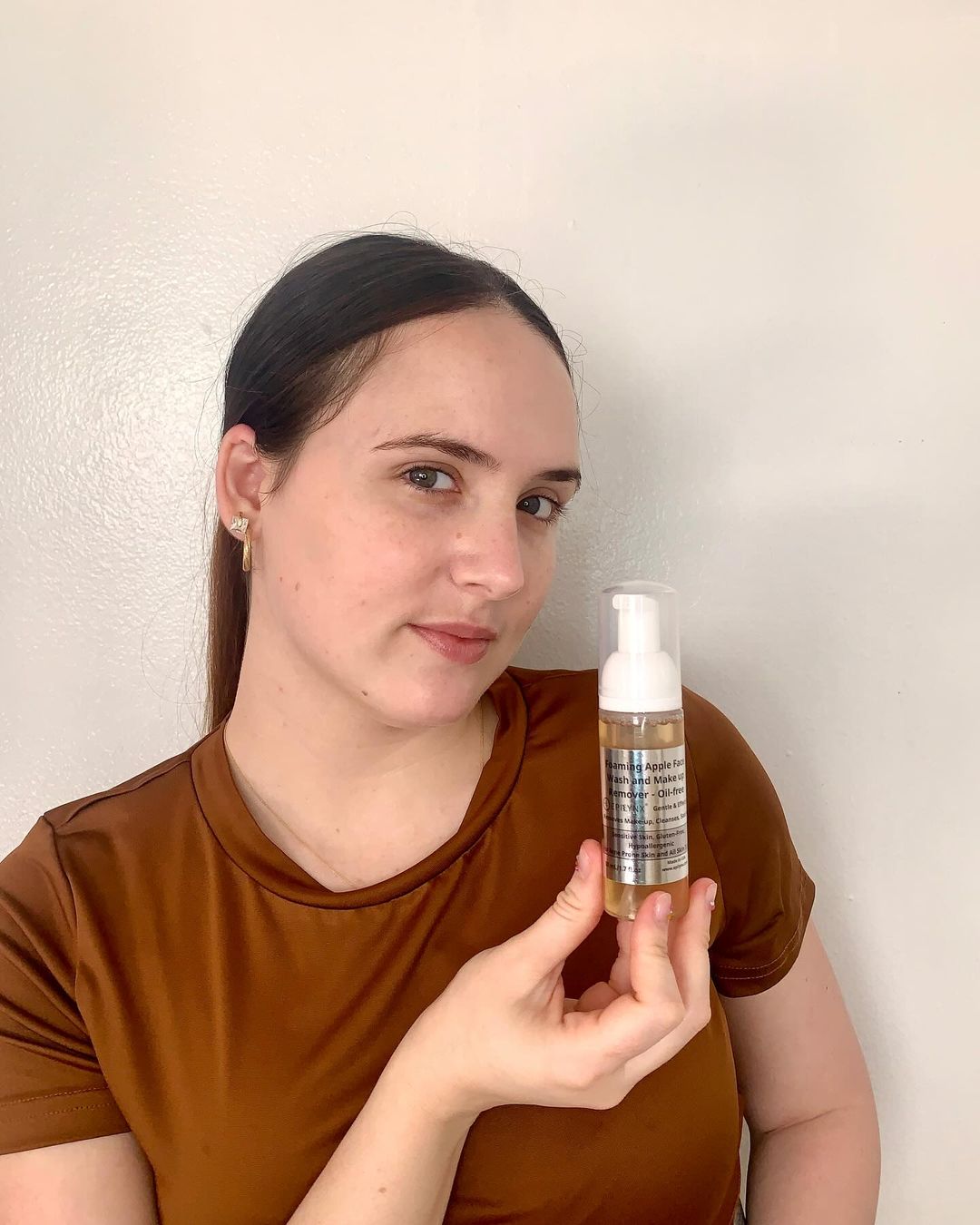 Gentle Foaming Facial Cleanser – Aloe, Apple & Ashwagandha for All Skin Types DestGlow