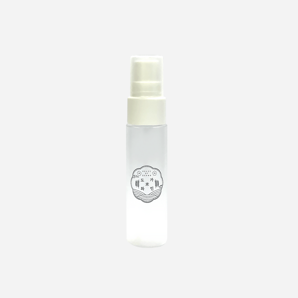House of Dohwa Portable Spray Bottle by Coréelle
