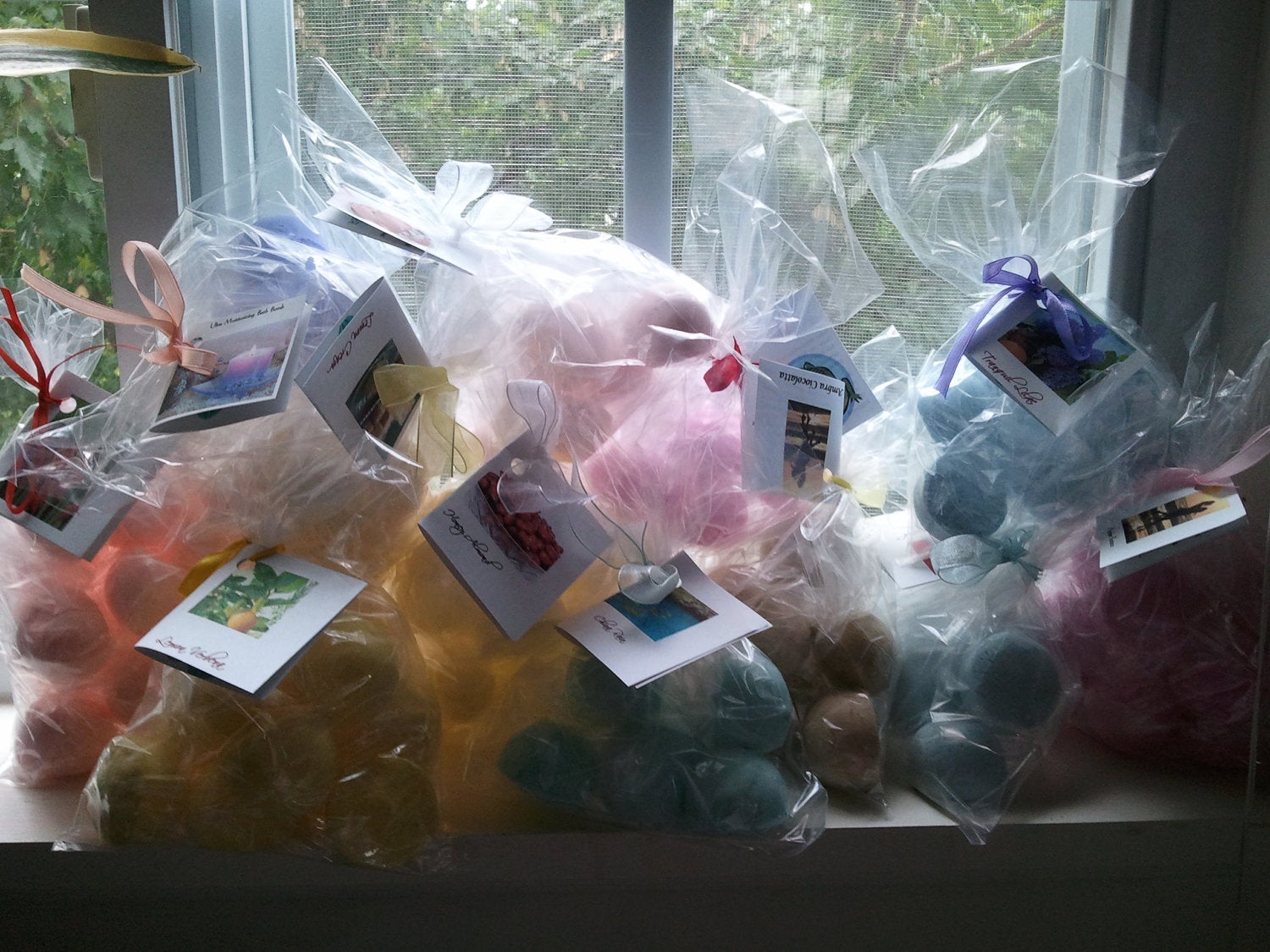 14 bath bombs (select from over 100 fragrances) Fragrances L thru S by Spa Pure