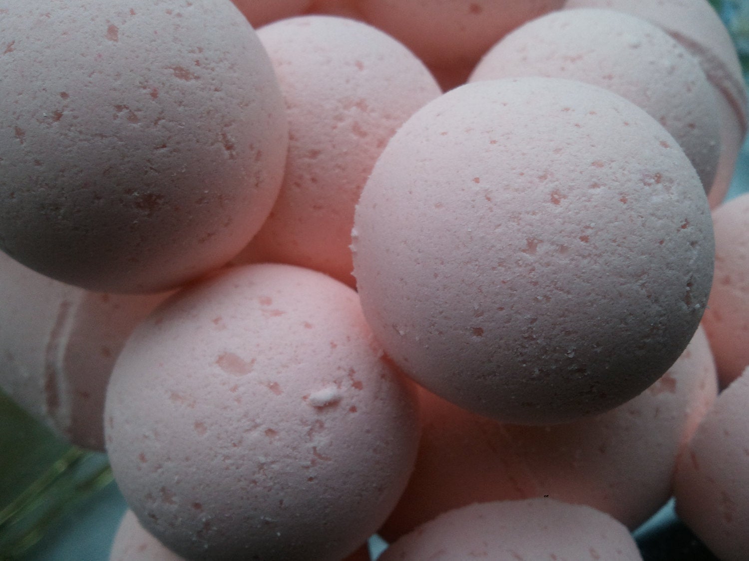 14 bath bombs in Jasmine fragrance with shea & cocoa butter, gift bag bath fizzies, great for dry skin with 7 ultra rich oils by Spa Pure