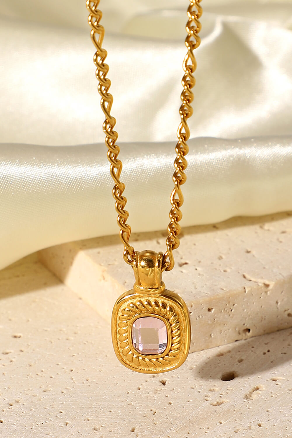 18K Gold Plated Inlaid Rhinestone Pendant Necklace - DestGlow
