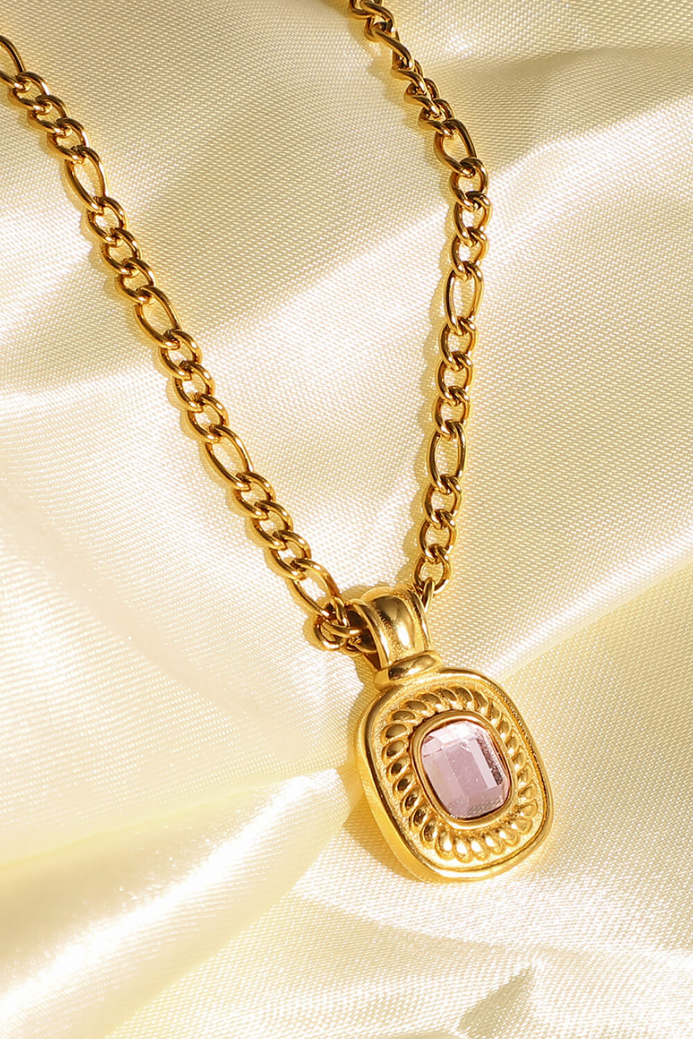 18K Gold Plated Inlaid Rhinestone Pendant Necklace - DestGlow