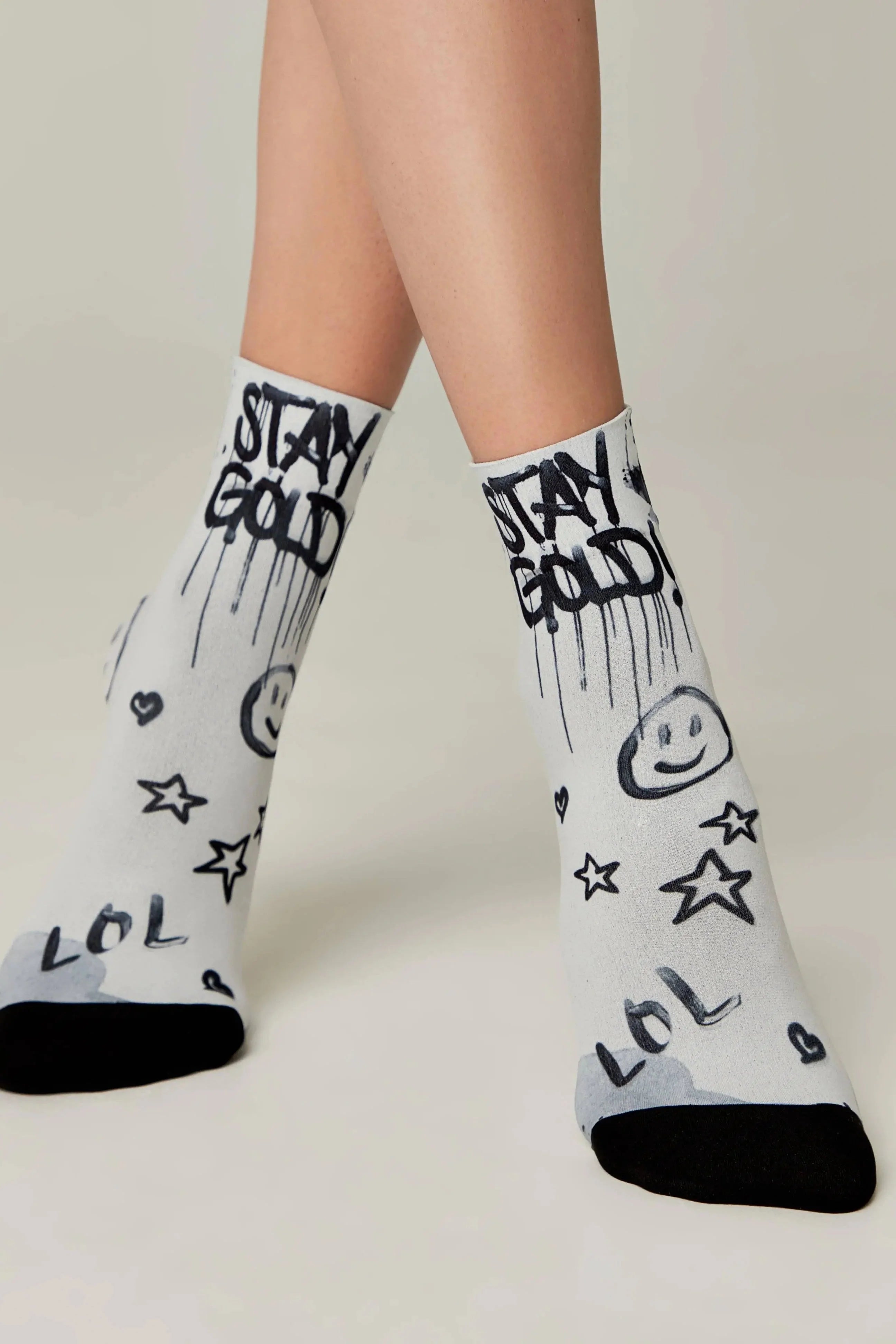 Socks Conte Fantasy 906 - "Stay" Pattern - DestGlow