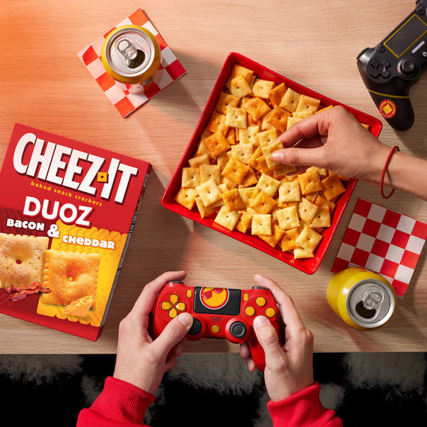 Cheez-It DUOZ Bacon and Cheddar Baked Snack Crackers, Lunch Snacks, 12.4 oz