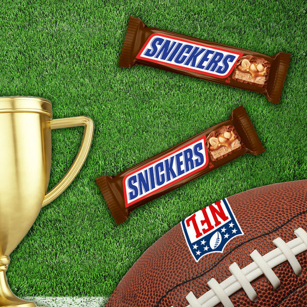 SNICKERS Full Size Chocolate Candy Bars