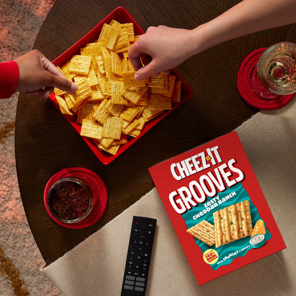 Cheez-It Grooves Zesty Cheddar Ranch Cheese Crackers, Crunchy Snack Crackers, 9 oz