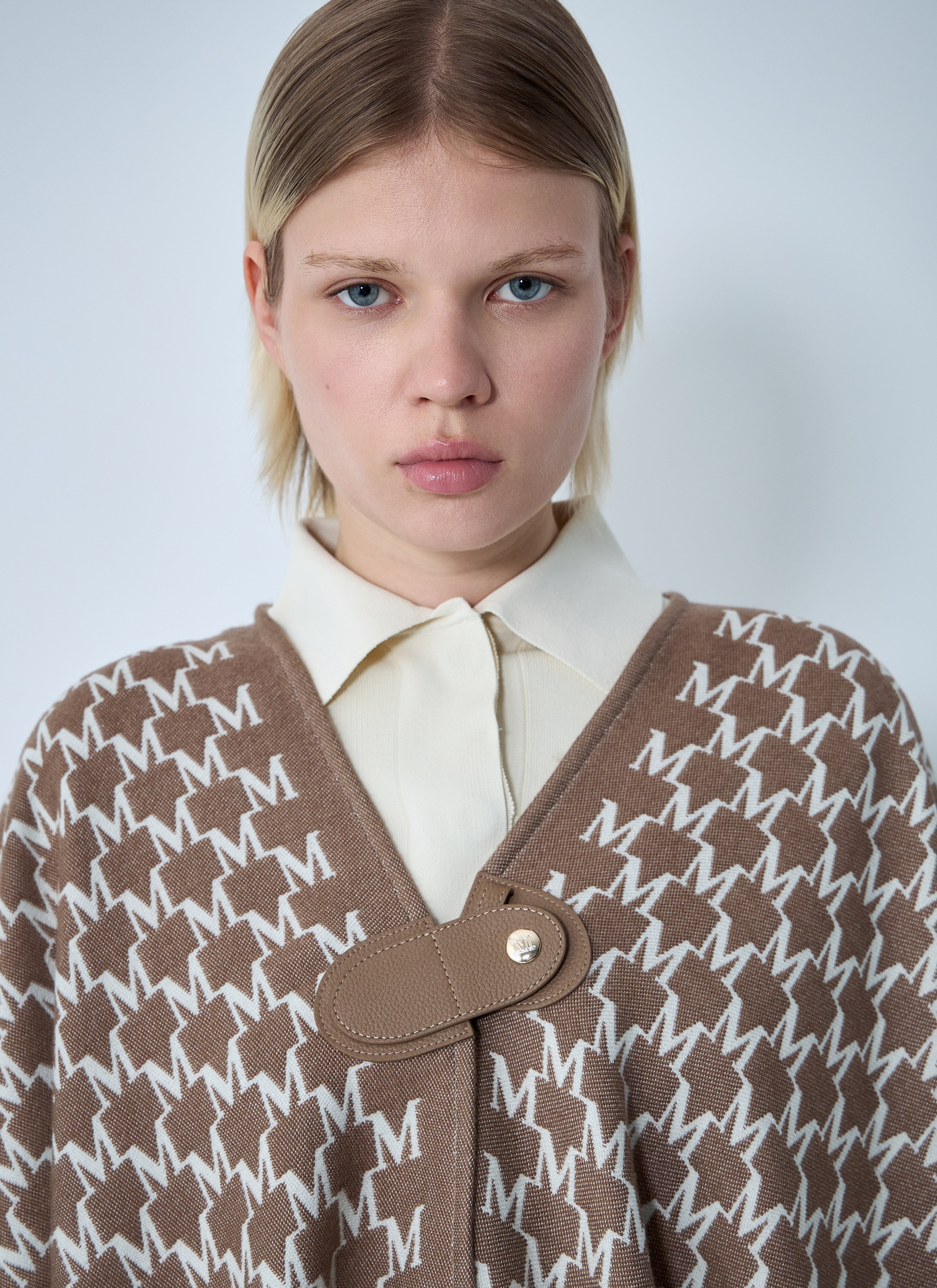 Max Mara Women Wool-Blend Scarf by Luosophy