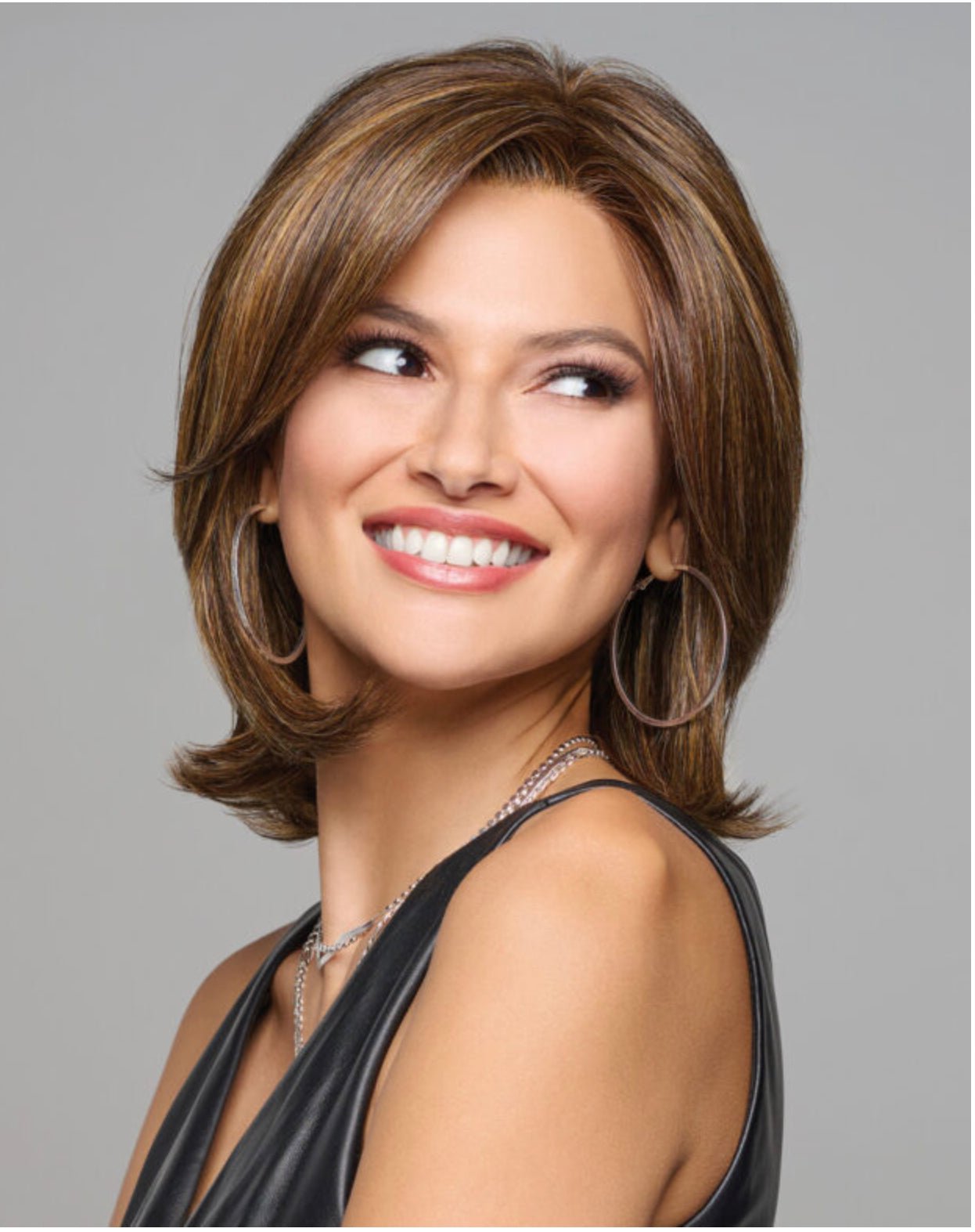 Raquel Welch Take A Bow Chin-Length Layered Wig with Hand-Tied Base, Petite Average Cap, RL16/21SS Shaded Sand DestGlow