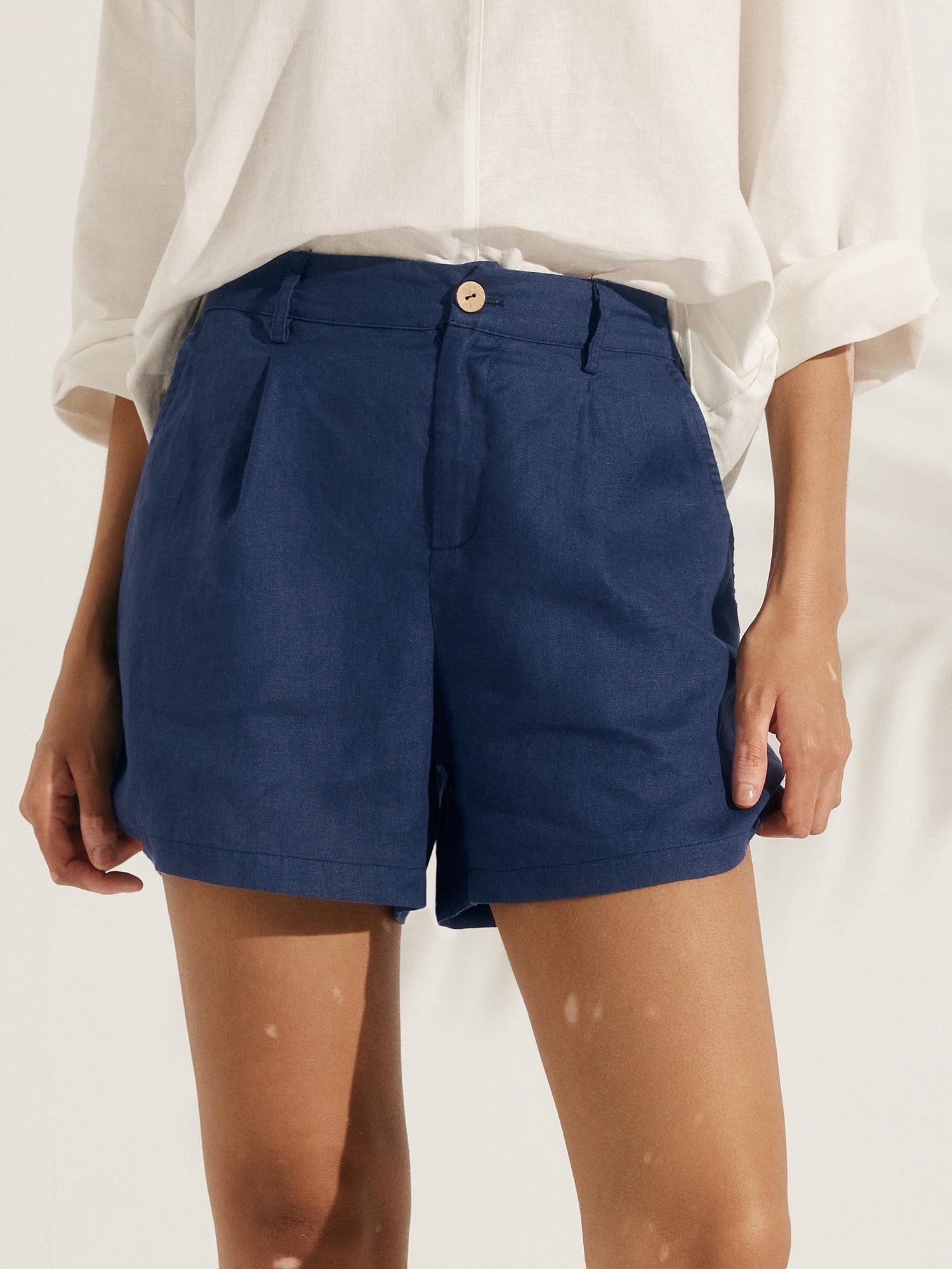 100% Linen Pleated Linen Shorts ELLEN by LINTICO